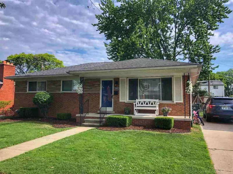 22507 Barton, Saint Clair Shores, MI 48081