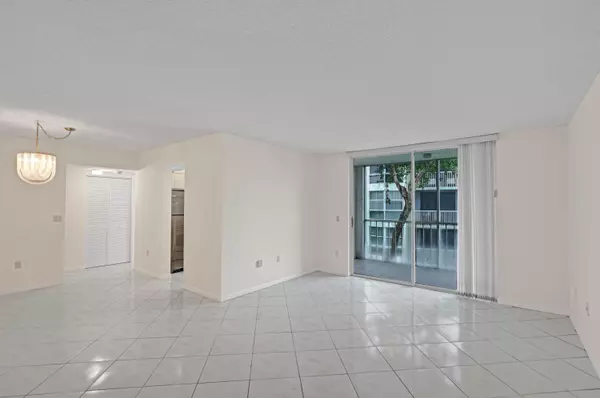 Delray Beach, FL 33484,5936 Morningstar CIR 305