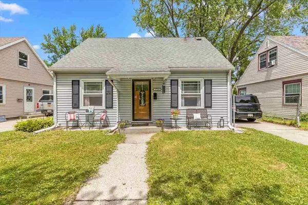 2726 Myrtle St, Madison, WI 53704