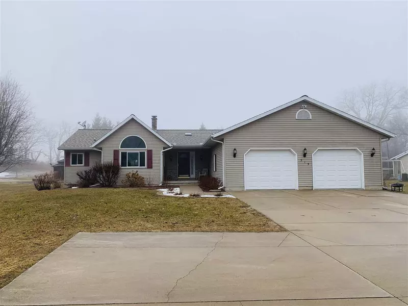 315 Schwantz Rd, Pardeeville, WI 53954