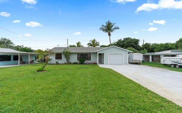 Jensen Beach, FL 34957,1582 NE Maureen CT