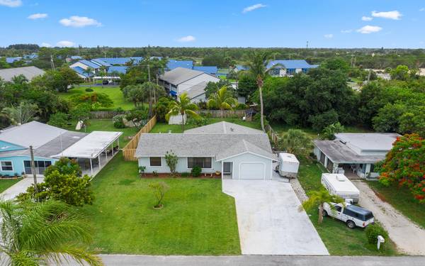 Jensen Beach, FL 34957,1582 NE Maureen CT