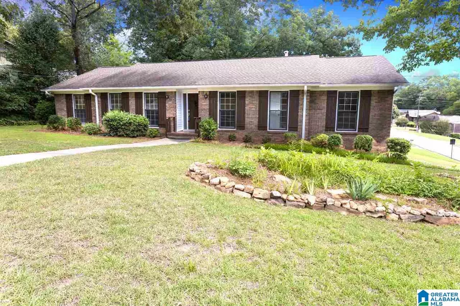 1330 ATKINS TRIMM CIR, Hoover, AL 35226