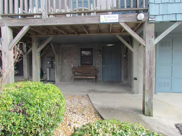 Duck, NC 27949,122 Quarterdeck Drive #Unit 4