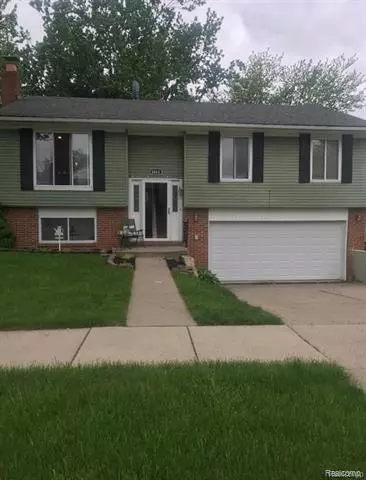 3445 AUBURN DR, Troy, MI 48083