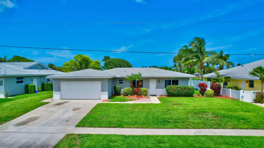 2518 SW 12th ST, Boynton Beach, FL 33426