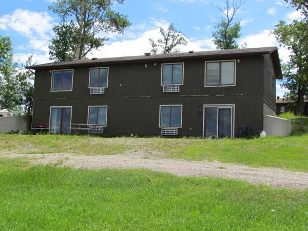 138 Twin Oaks Shore, Lake Metigoshe, ND 58318