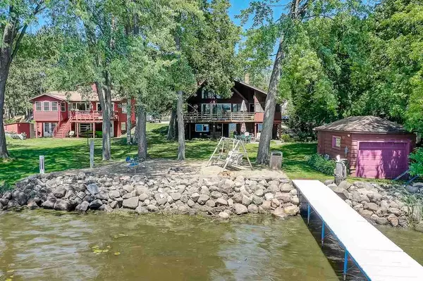 W10865 Tipperary Rd, Poynette, WI 53955