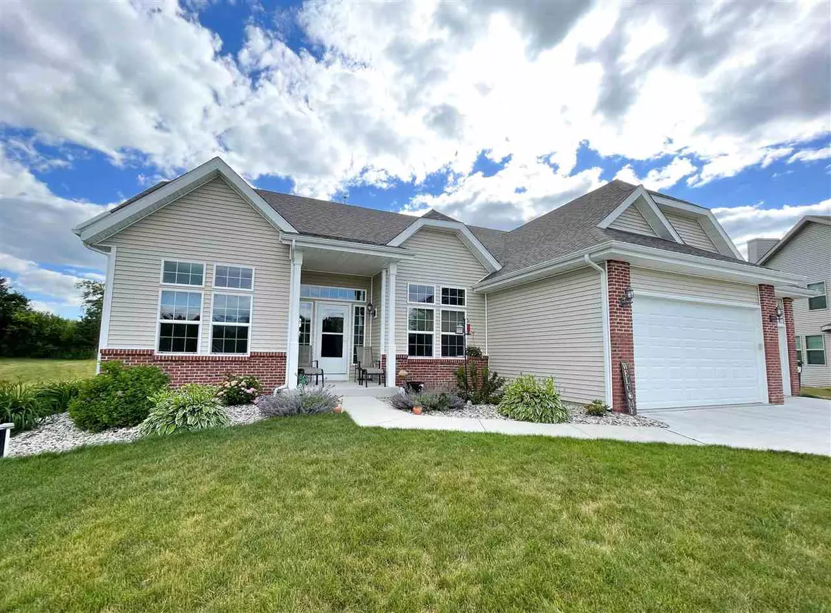 Edgerton, WI 53534,922 E Meadow Cir