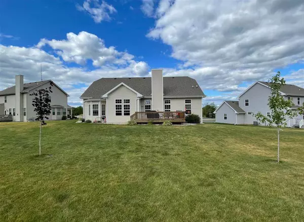 Edgerton, WI 53534,922 E Meadow Cir