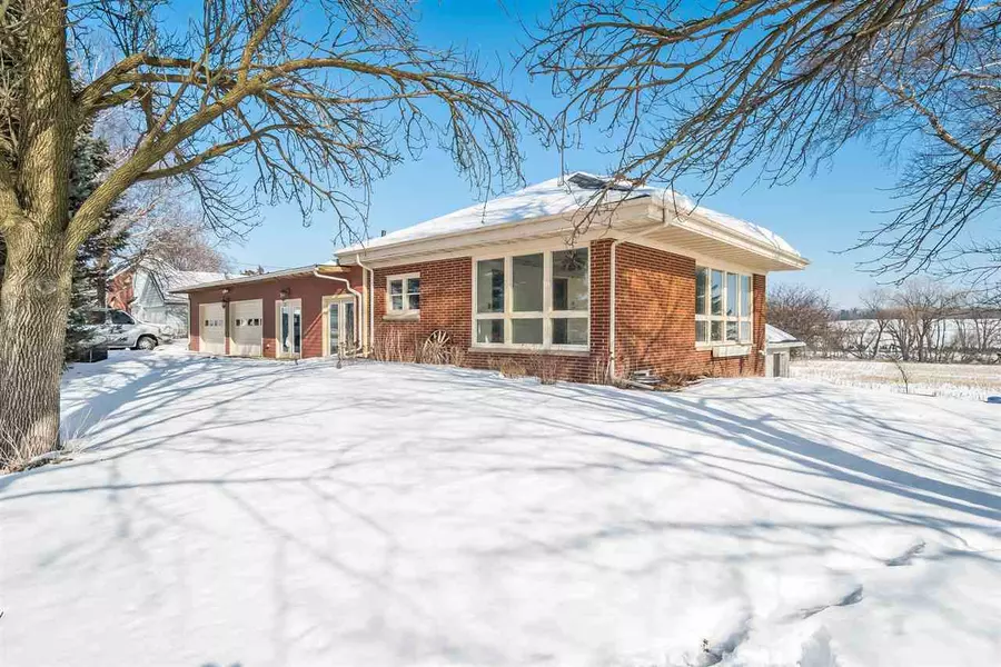 5958 County Road TT, Marshall, WI 53559