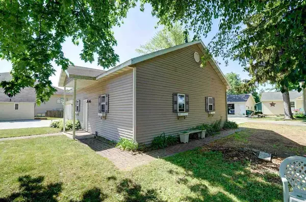 Marshall, WI 53559,319 W Main St