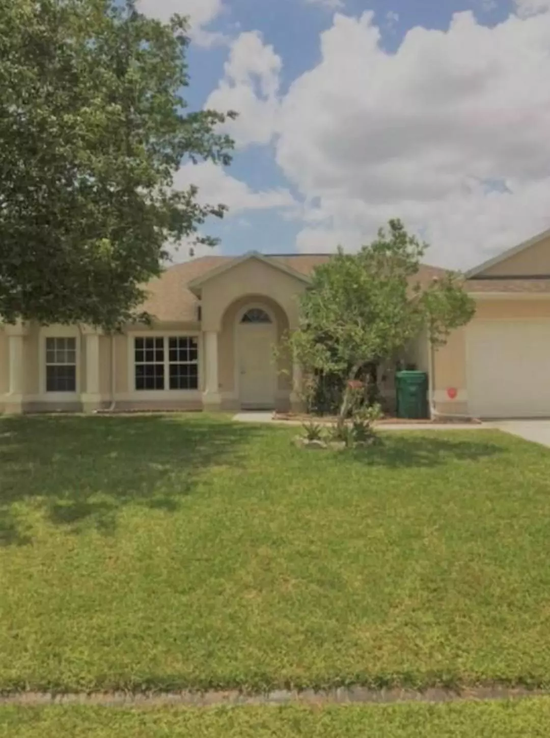 Port Saint Lucie, FL 34984,349 SW Donna TER