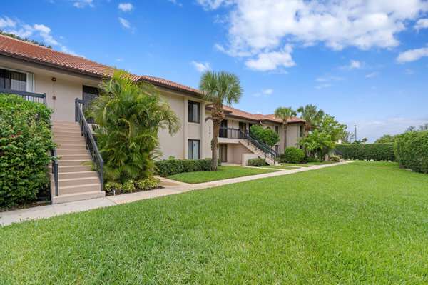 5201 W Club CIR 203, Boca Raton, FL 33487