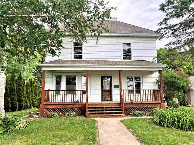 613 Polk St, Sauk City, WI 53583