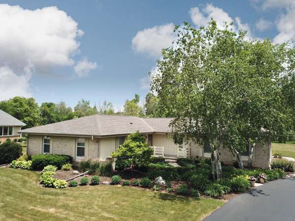 4532 W Squire Rd, Mequon, WI 53092