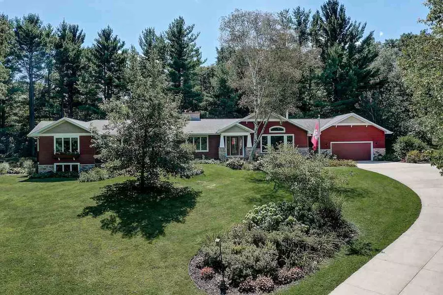 7877 Schaller Rd, Verona, WI 53593