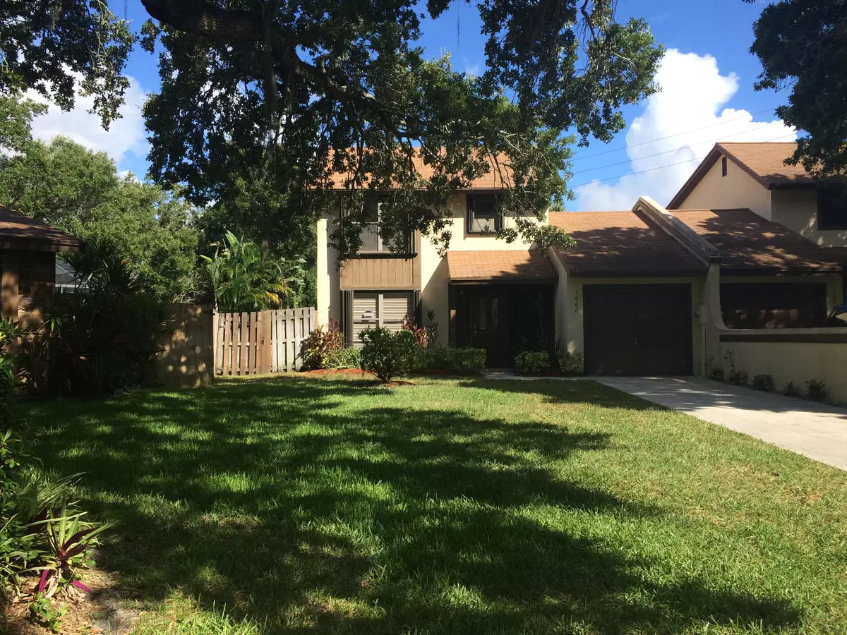 Palm Beach Gardens, FL 33410,1067 Raintree LN