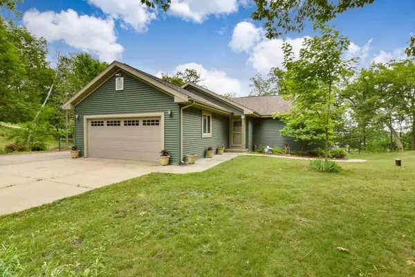 Oxford, WI 53952,357 Ember Ct