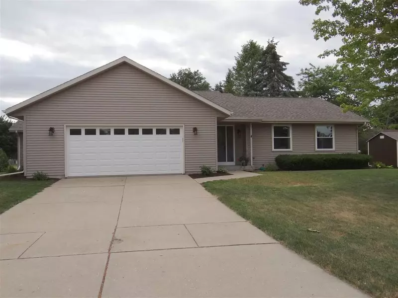 717 Tudor Dr, Janesville, WI 53546