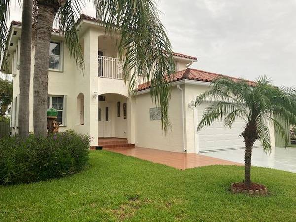 14 Yale DR, Lake Worth Beach, FL 33460