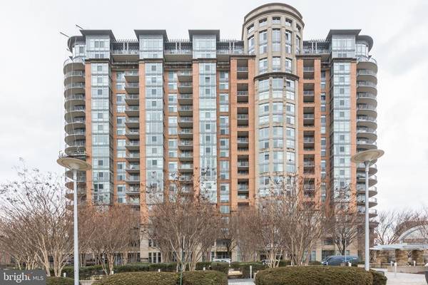 8220 CRESTWOOD HEIGHTS DR #206, Mclean, VA 22102