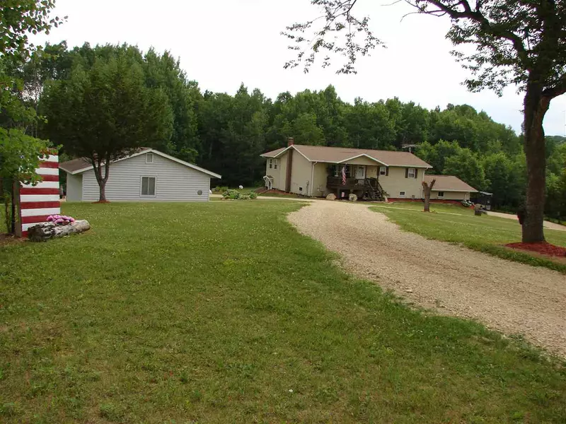 14704 Valley View Rd, Woodman, WI 53816