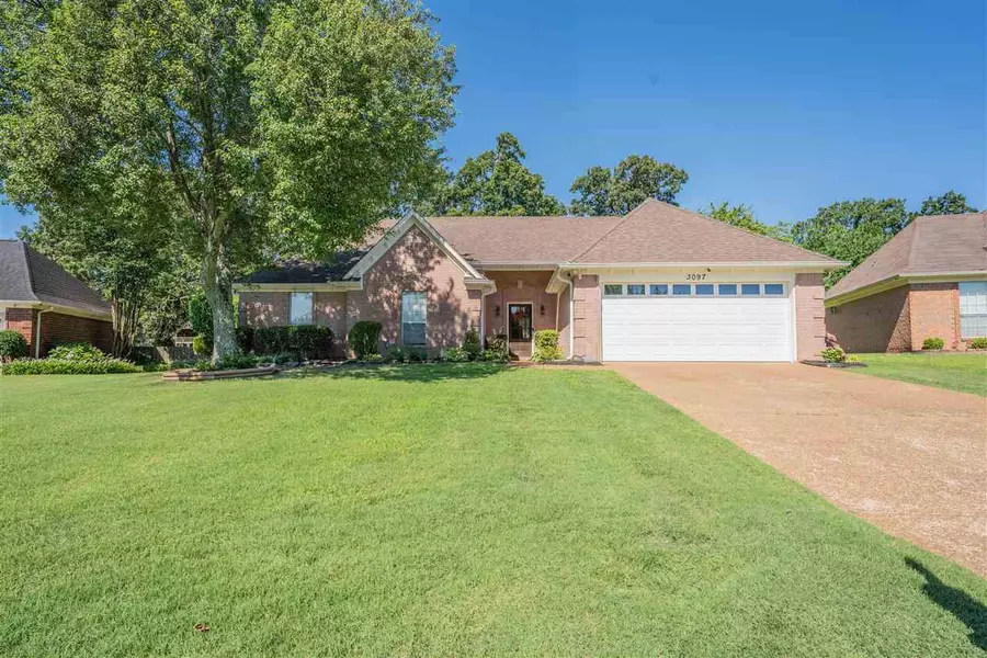 3097 SHADOW GREEN LN, Lakeland, TN 38002