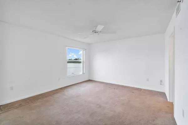 Delray Beach, FL 33484,14096 Huntington Pointe DR 208