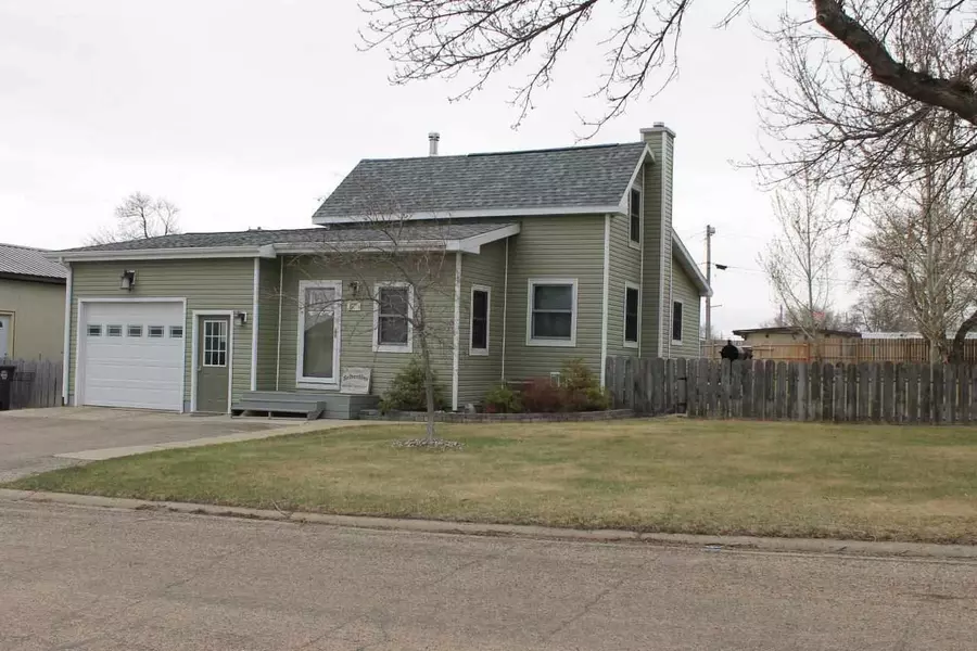 116 1st Ave, Burlington, ND 58722