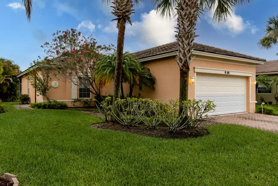 9809 SW Eastbrook CIR, Port Saint Lucie, FL 34987