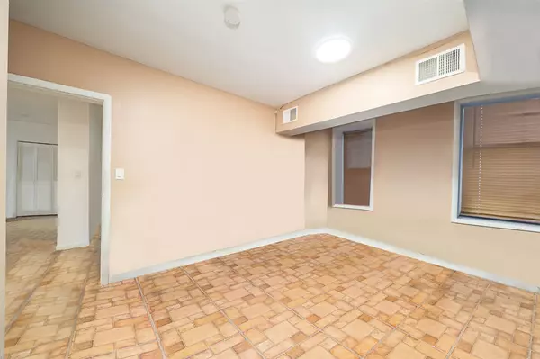 Union City, NJ 07087,301 PALISADE AVE  #B1