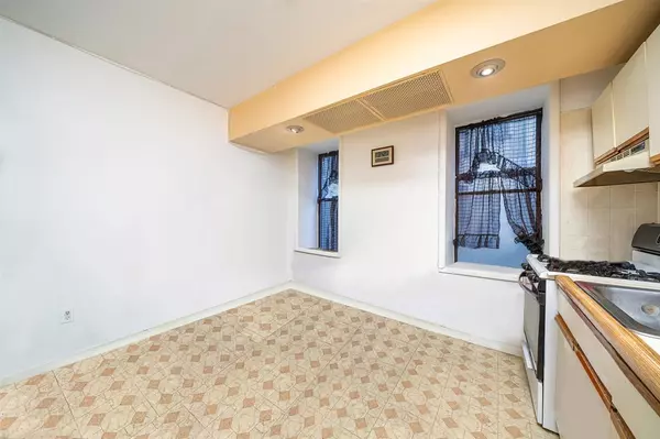 Union City, NJ 07087,301 PALISADE AVE  #B1