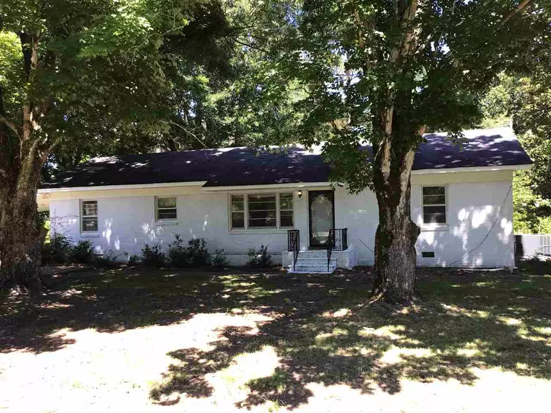 146 SUNRISE CV, Selmer, TN 38375