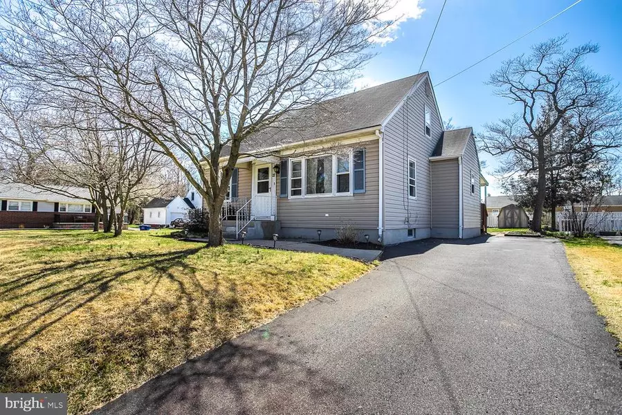 22 SPRUCE AVE, Bordentown, NJ 08505