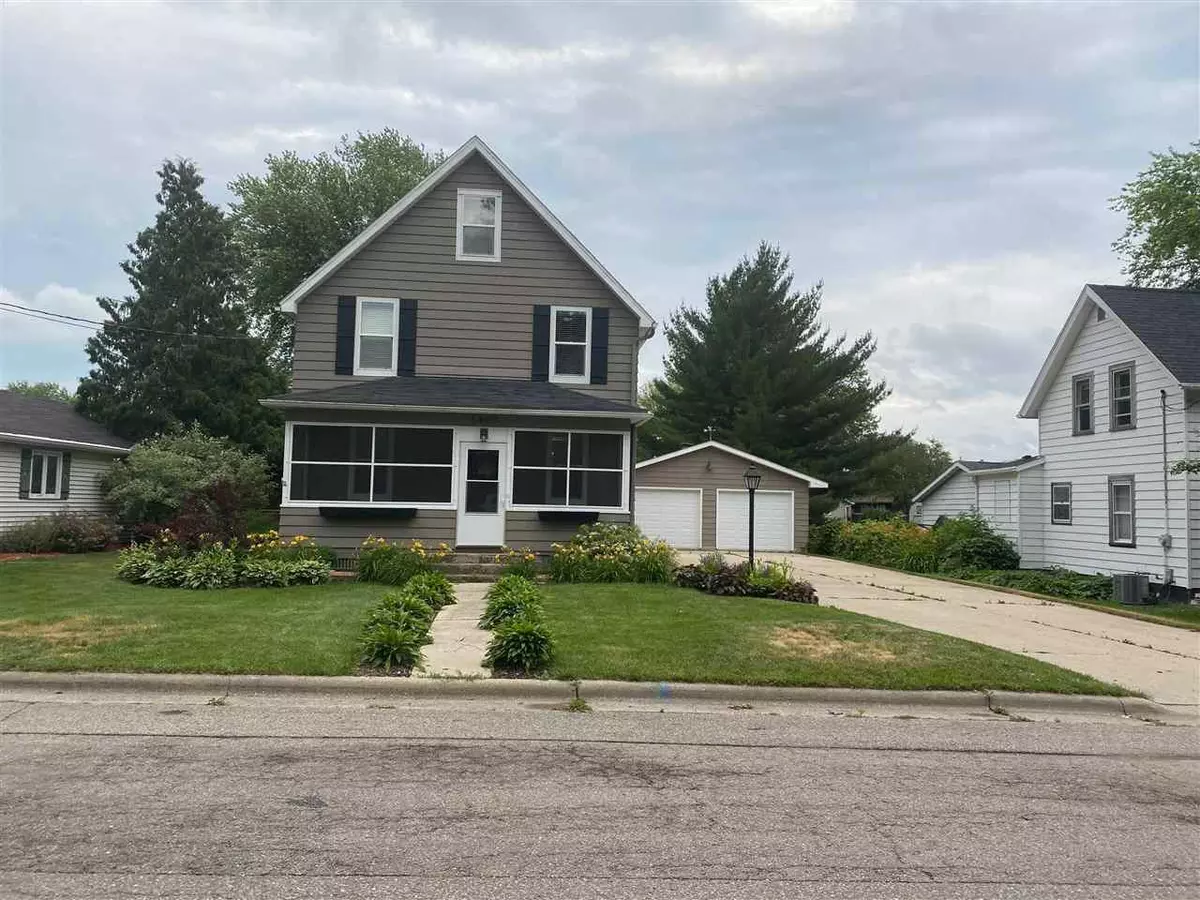 Mcfarland, WI 53558,5807 WISCONSIN ST