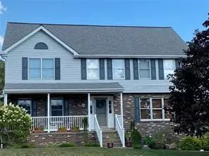 104 Ridge View Dr, New Kensington, PA 15068