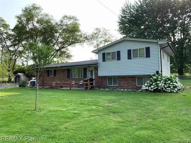 315 E PETERSON DRIVE, Hartland Twp, MI 48114