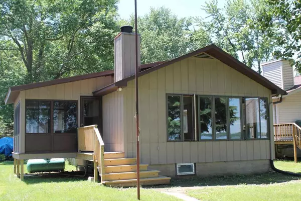 W8126 Elm Point Rd, Lake Mills, WI 53551-9711