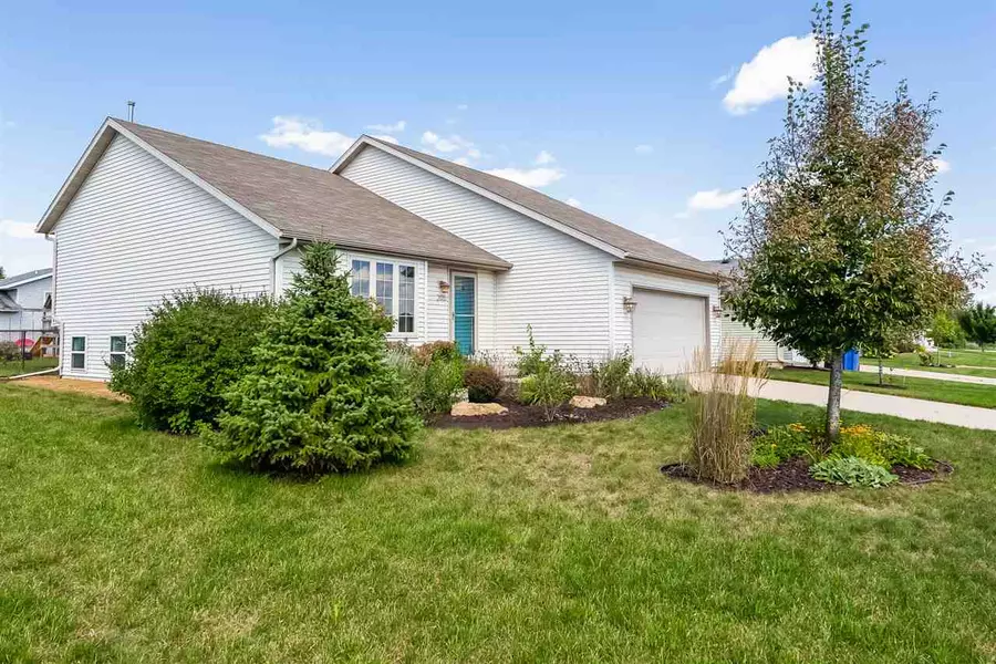 205 GREEN VIEW DR, Belleville, WI 53508