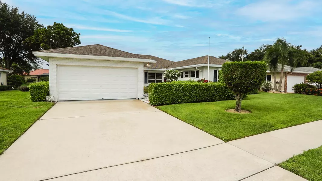 10983 S Greentrail DR, Boynton Beach, FL 33436