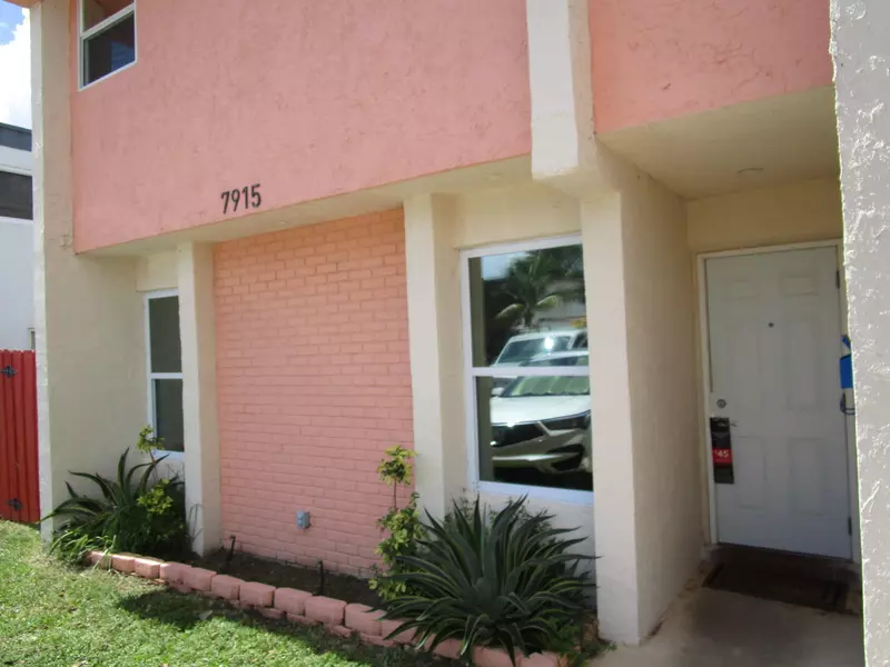 7915 SW 7 PL, North Lauderdale, FL 33068