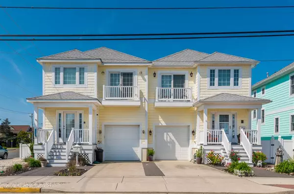 102 W Lotus Avenue, Wildwood Crest, NJ 08260