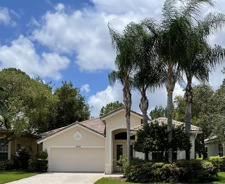 9529 Avenel LN, Saint Lucie West, FL 34986