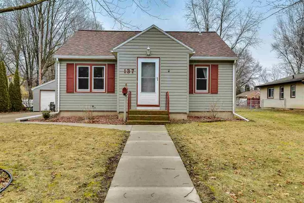 137 Dewey St, Oregon, WI 53575