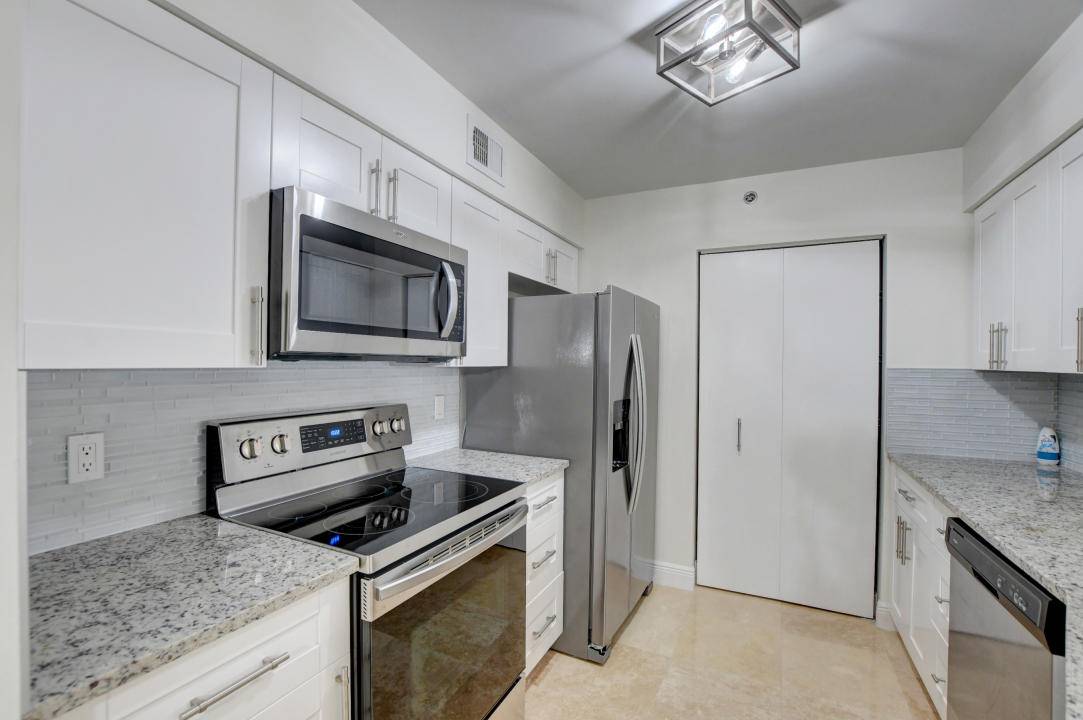 Boca Raton, FL 33496,3259 Clint Moore RD 103