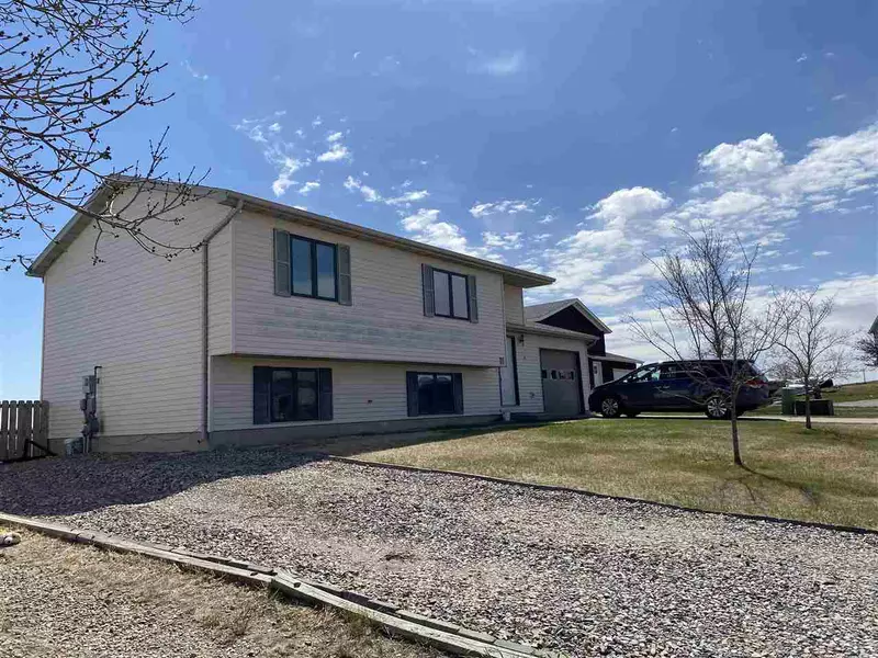 6 SOO ST, Burlington, ND 58722