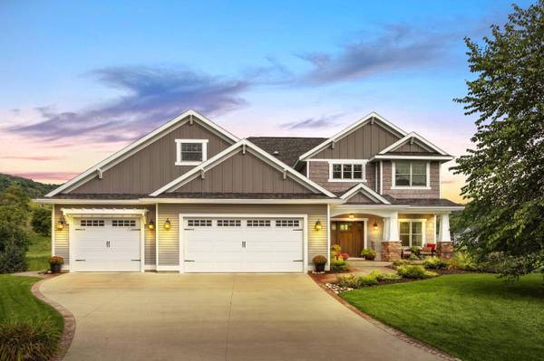 2371 Cobblestone CV, Onalaska, WI 54650