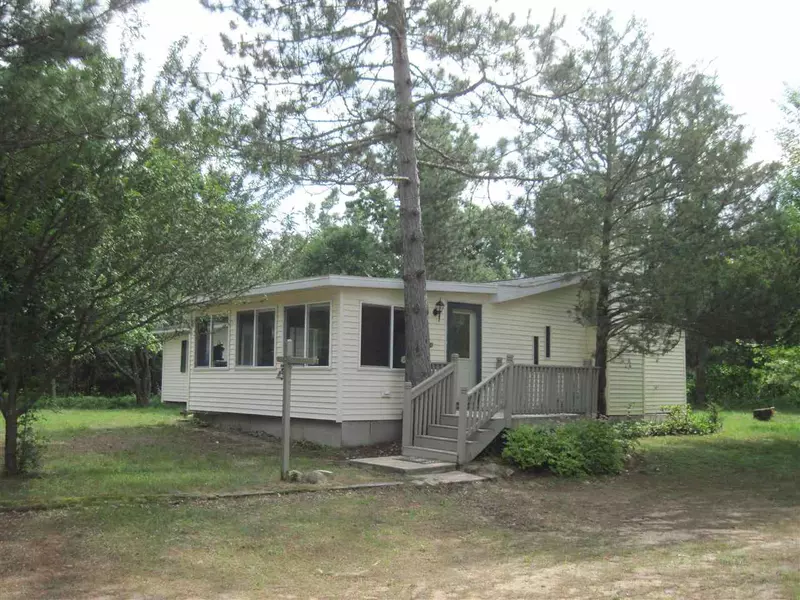 273 Cottonville Ln, Coloma, WI 54930