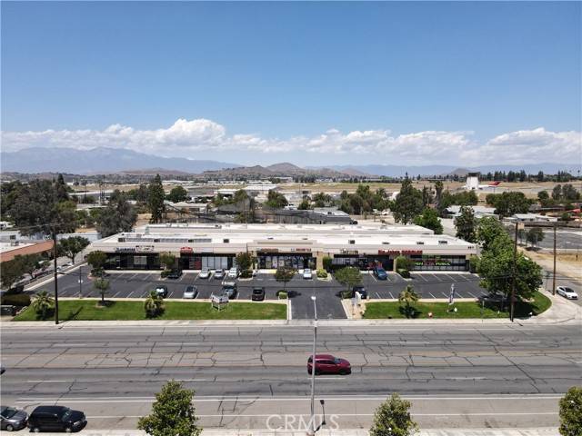 6611 Arlington AVE, Riverside, CA 92504